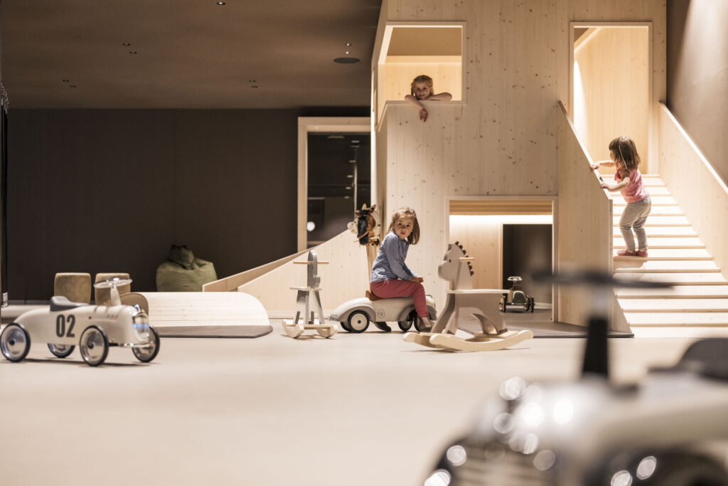 AKI PLOSE FAMILY RESORT FOR KIDS